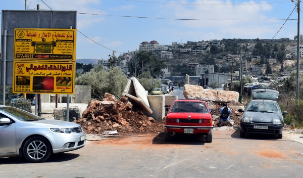 obstruction from Huwwarah to Beita.jpg