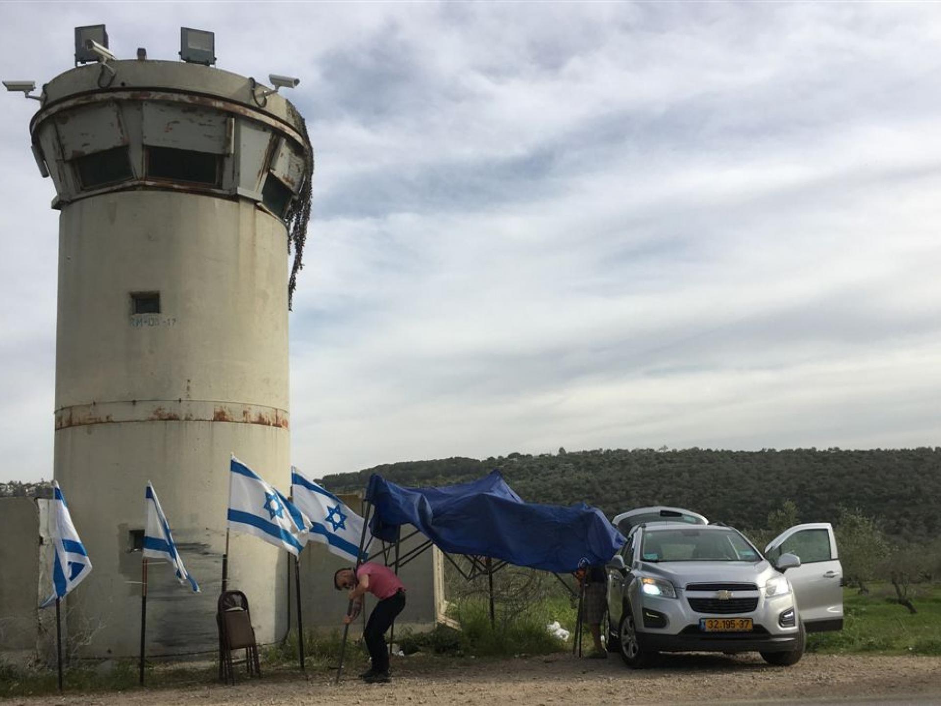 A mourning tent for prayers has been erected on the road leading to the Yaabed Dotan Checkpoint where the terrorist attack took place on March 16th