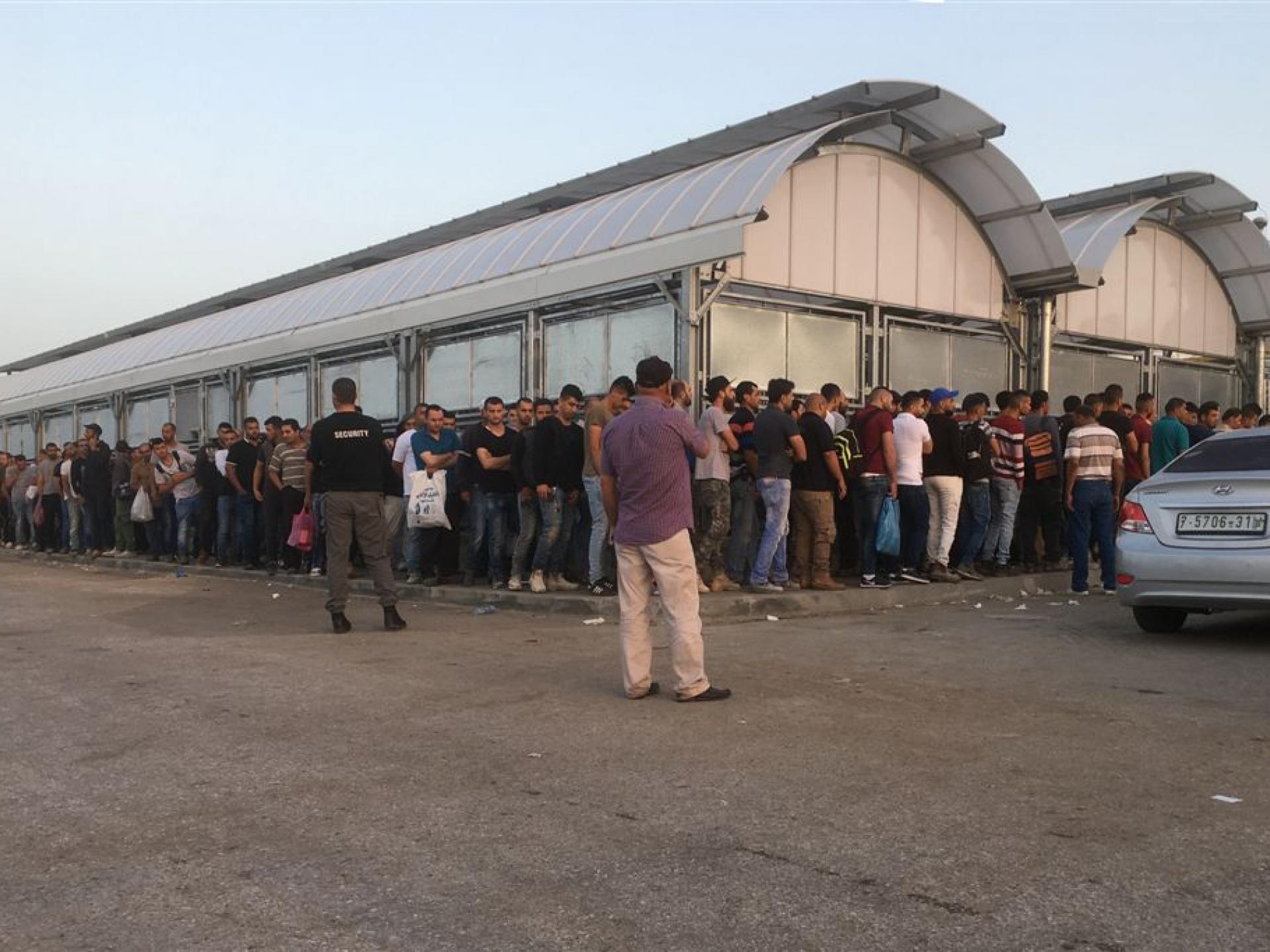 Barta'a Reihan Checkpoint – A very orderly line