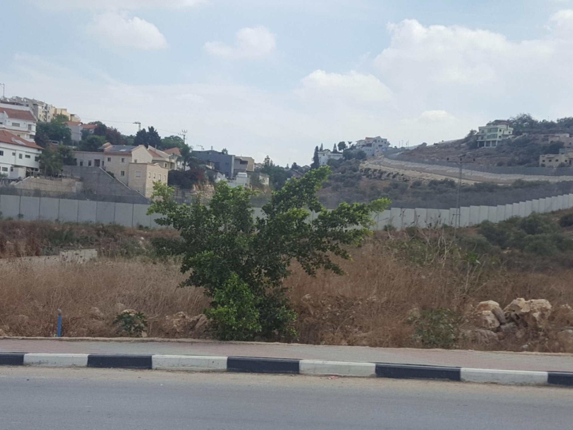 The fence that surrounds Shaarei Tikva