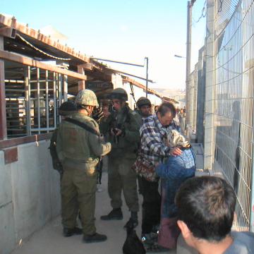 Qalandiya checkpoint 14.12.05