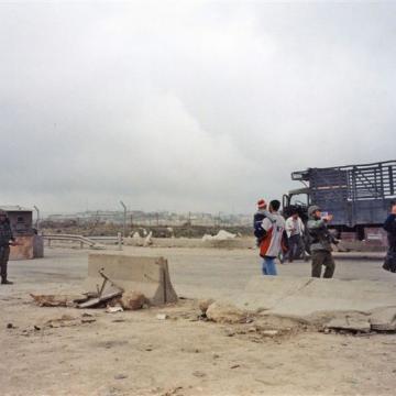 Qalandiya checkpoint 2002