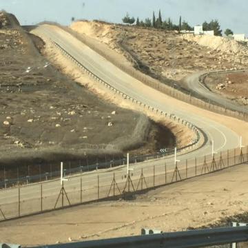 ג׳ורה אלח'יר: הגדר, מתקני המים והביוב הזורם