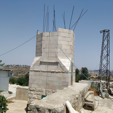 זכריה: בניית המגדל במסגד נעצרה לפני 35 שנים על ידי המתנחלים