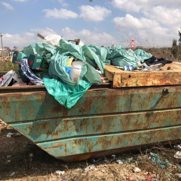 מחסום טורה: מכולת האשפה הועברה מתוך המחסום בחזרה לכניסה למחסום