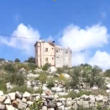 הכפר עאנין: ביתו מבצרו של מ'
