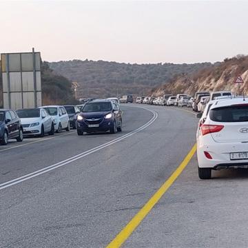 Barta`a checkpoint: free parking on the side of the road