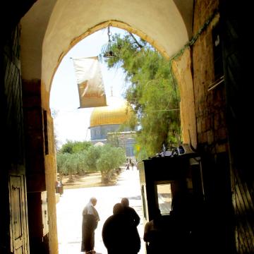 ירושלים, בדרך למסגד 