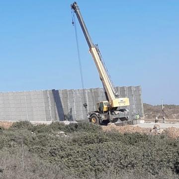 Barta'a: rapid construction of the separation fence