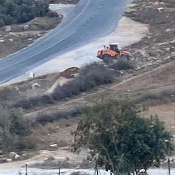 Hirbet a-Simia: army bulldozer blocks entrances to the village