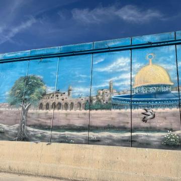 Qalandiya CP: Longing to pray at Al Aqsa - on the wall