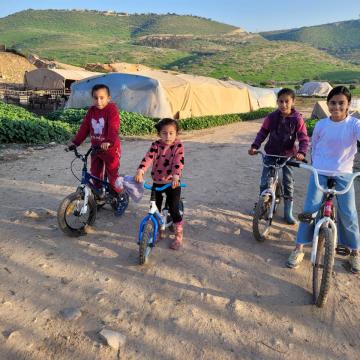 ילדי אל-פאריסייה על האופניים המתוקנות