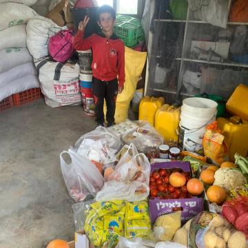 Abu Kbeta - The food items we brought to the families of Abu Kbeta near Beit Yatir