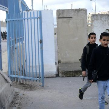 Qalandiya: Younger siblings are not allowed to pass